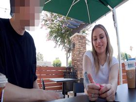 ロスの有名ホットドッグ店の看板美女がオモチャのモニターからまさかの絶頂生ハメSEXに！！アナ（25）　サンプル画像04